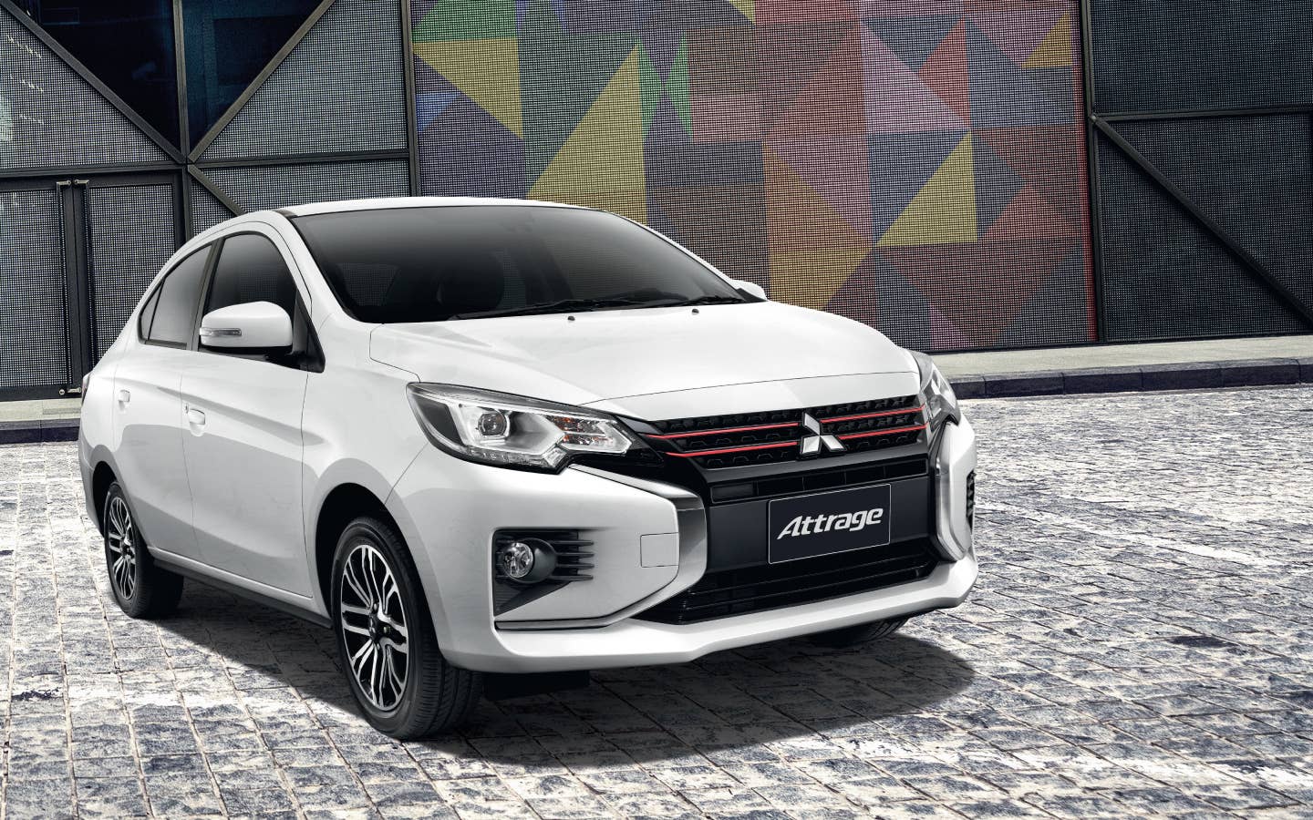 มิตซูบิชิ แอททราจ